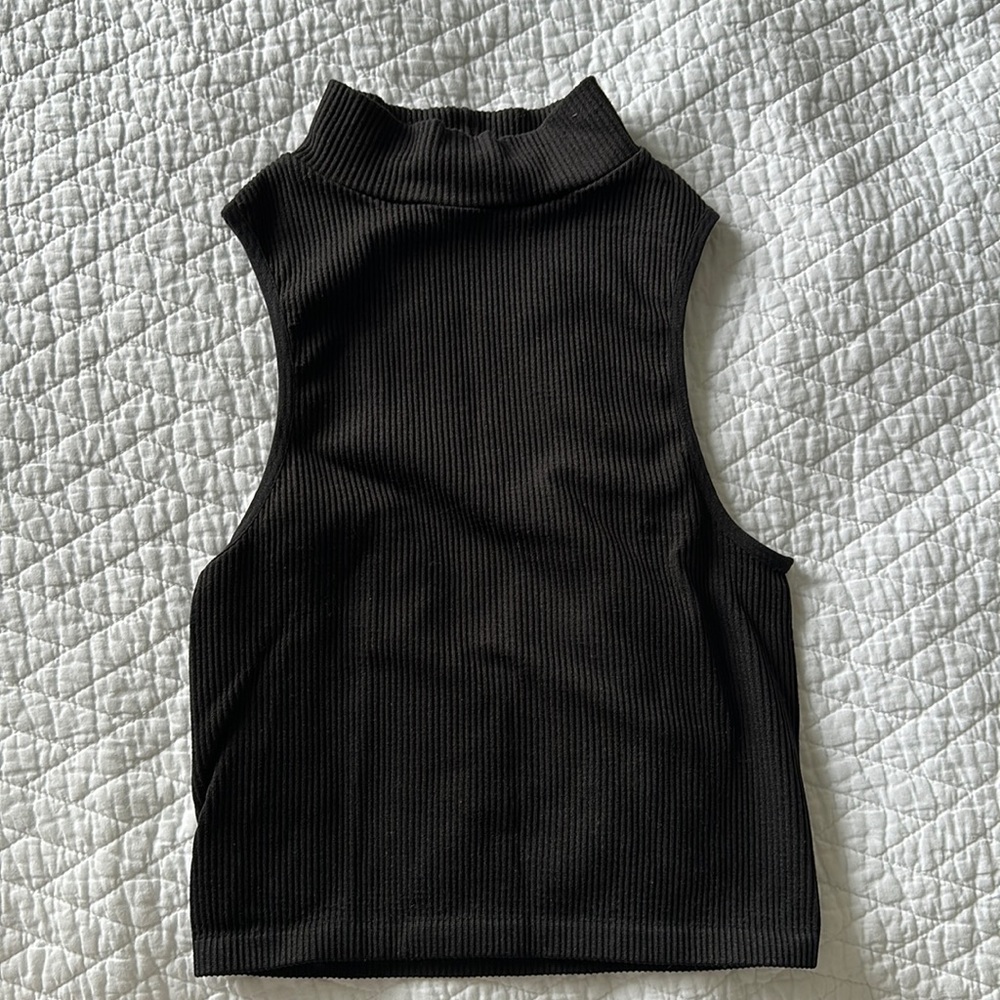 Turtle neck tank top
